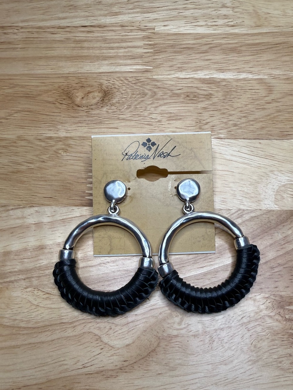 Patricia Nash Margaux Earrings Black Leather Silver Ox Door Knocker NWT $38 - Picture 2 of 8